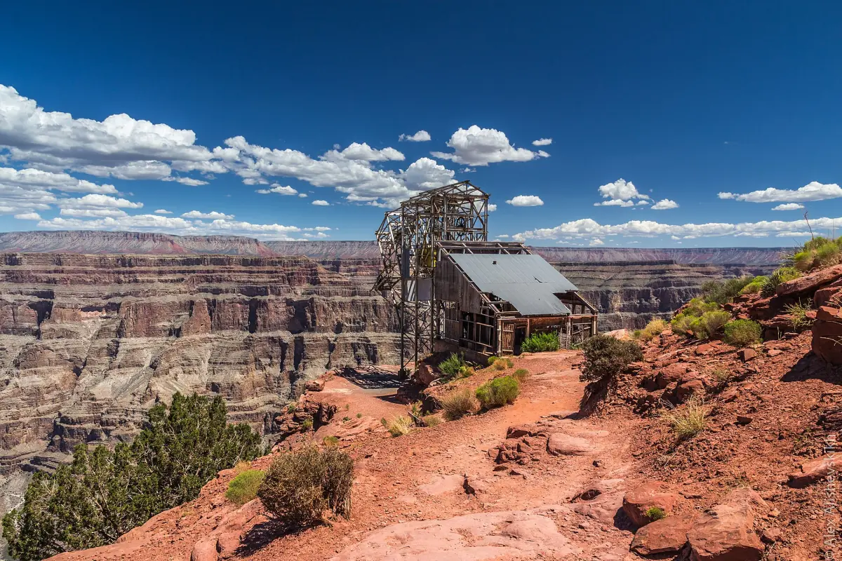 Old mining tramway tower and hut at Guano Point above the canyon